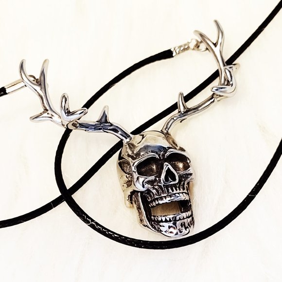 Skull Antlers Pendant Necklace - Picture 1 of 2